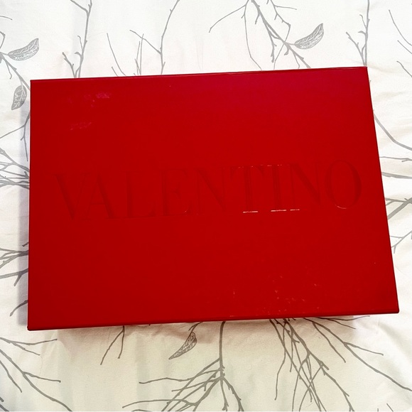 Valentino Garavani Rockstud Red Crossbody Bag MINT Condition - Picture 4 of 4